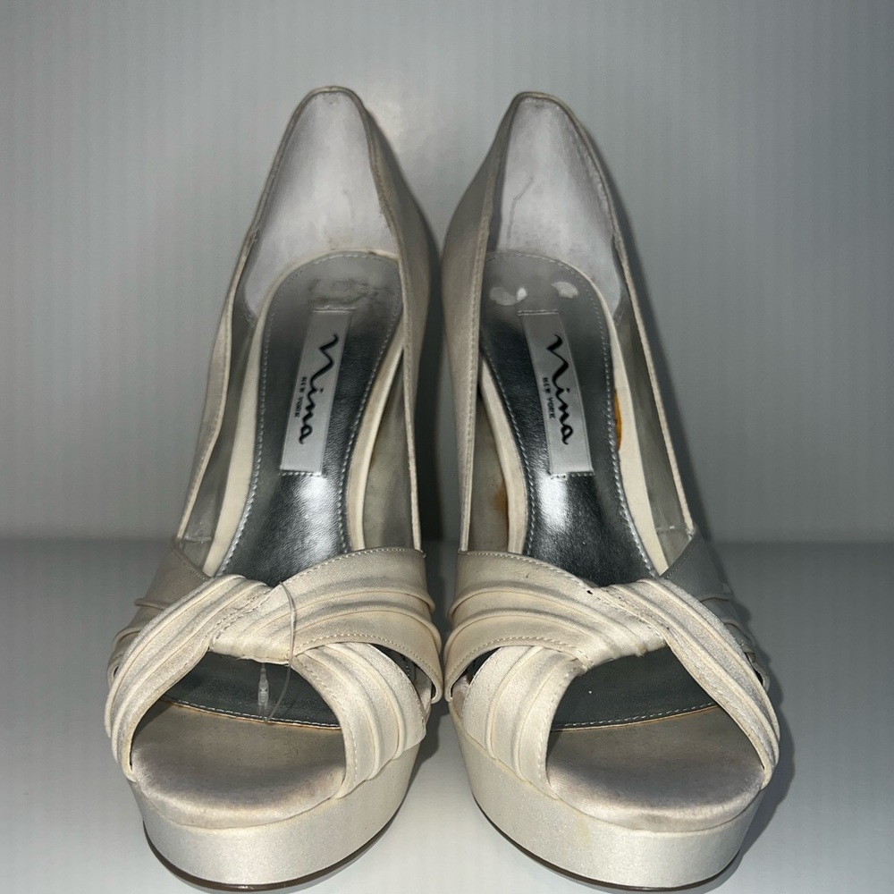 Nina Women’s Papina Peep-Toe Pump 6 1/2 M